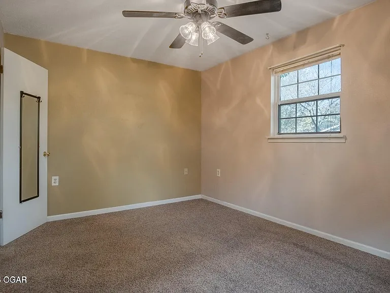 107 1/2 Terrill Ln — Photo 9