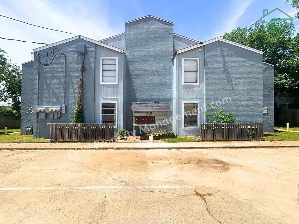 219 Fry St #5