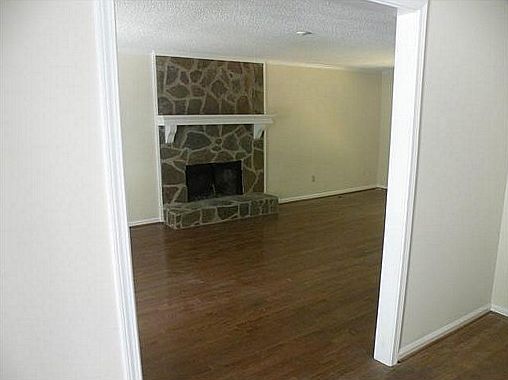 4th image of 4020 Benell Ct SE