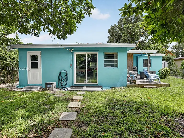 6238 Hayes St — Photo 37