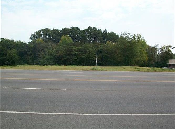 2nd image of 0 Decherd Blvd