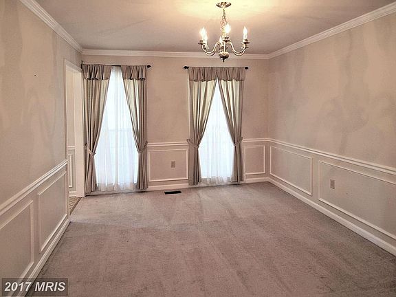 5th image of 10200 Glencoe Dr