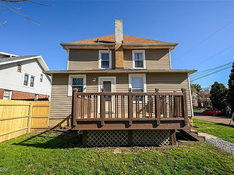 204 W Summit St — Photo 10