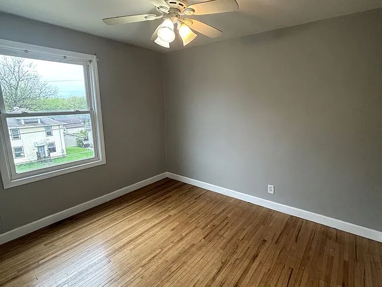 1272 W Mullan Ave — Photo 7