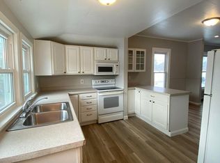 461 5th St, Valley City, ND 58072