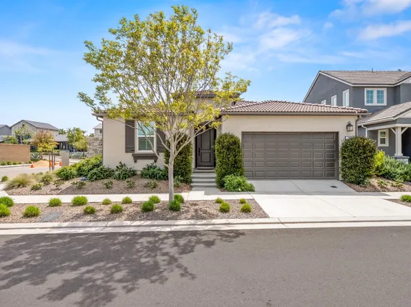 728 Arrowhead Dr, Madera, CA 93636