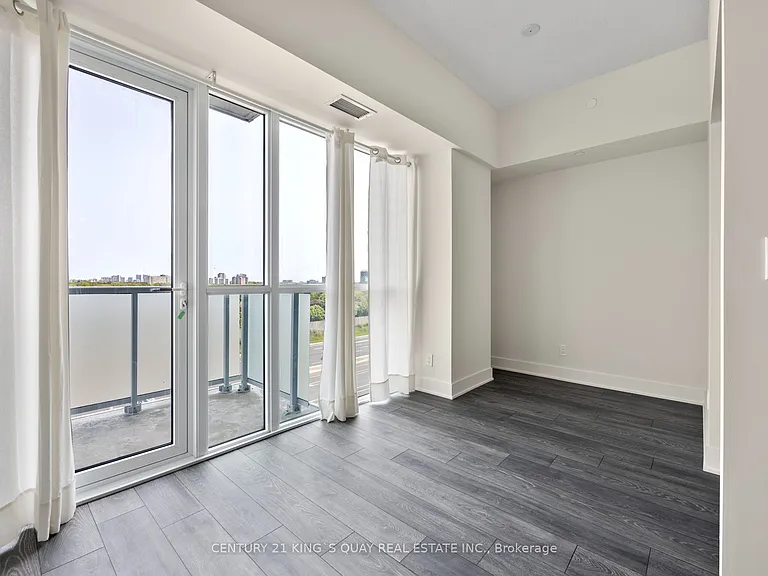 188 Fairview Mall Dr #822 — Photo 9