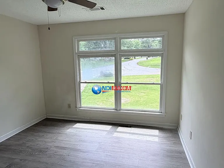 4520 Riverwood Cir — Photo 9