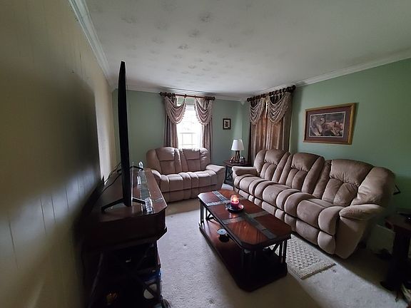 5th image of 166 Birchwood