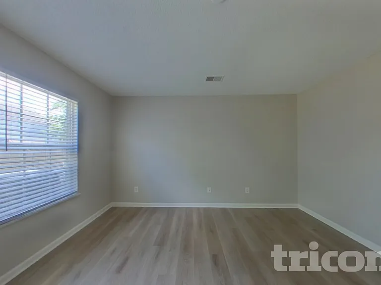 2108 Wilkinson Dr — Photo 3