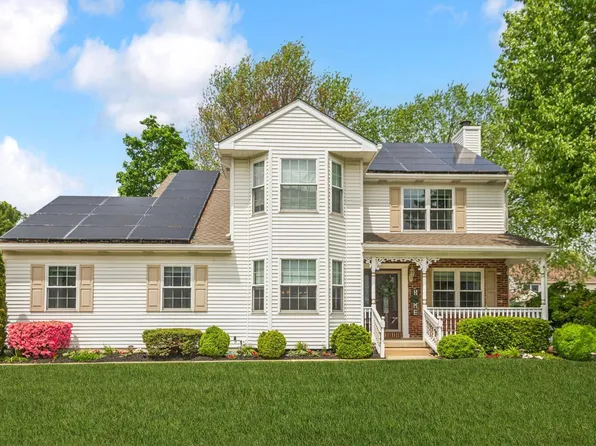 17 Colosseum Dr, Mantua, NJ 08051