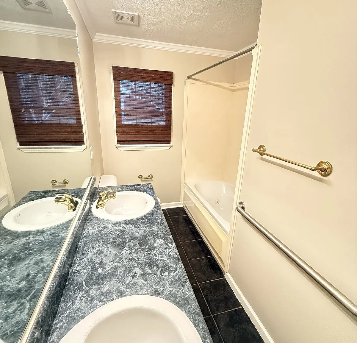 3 bed, 2.0 bath, $1,700 — Photo 4