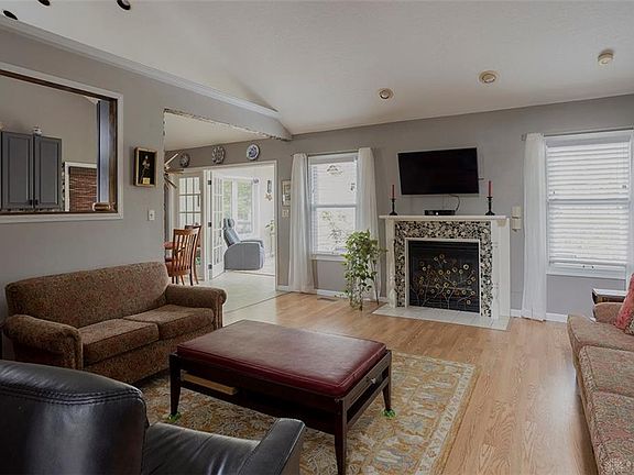 4th image of 280 Kingsfield Ct