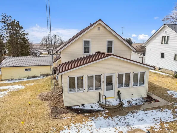 112 1st Street, Friesland, WI 53935