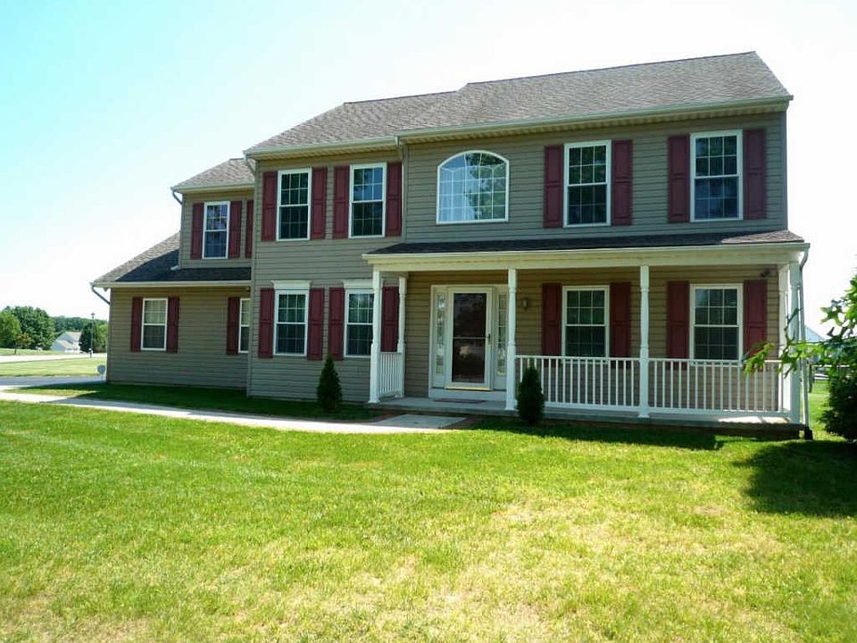 1st image of 302 S Ingram Ct
