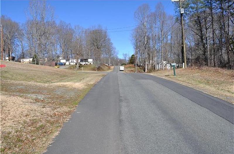 2nd image of 1942 Cartwright Dr