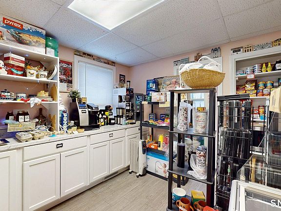 5th image of 138 Main Street