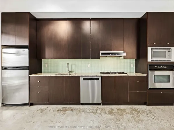 23 Brant St #707, Toronto, ON M5V 2L5