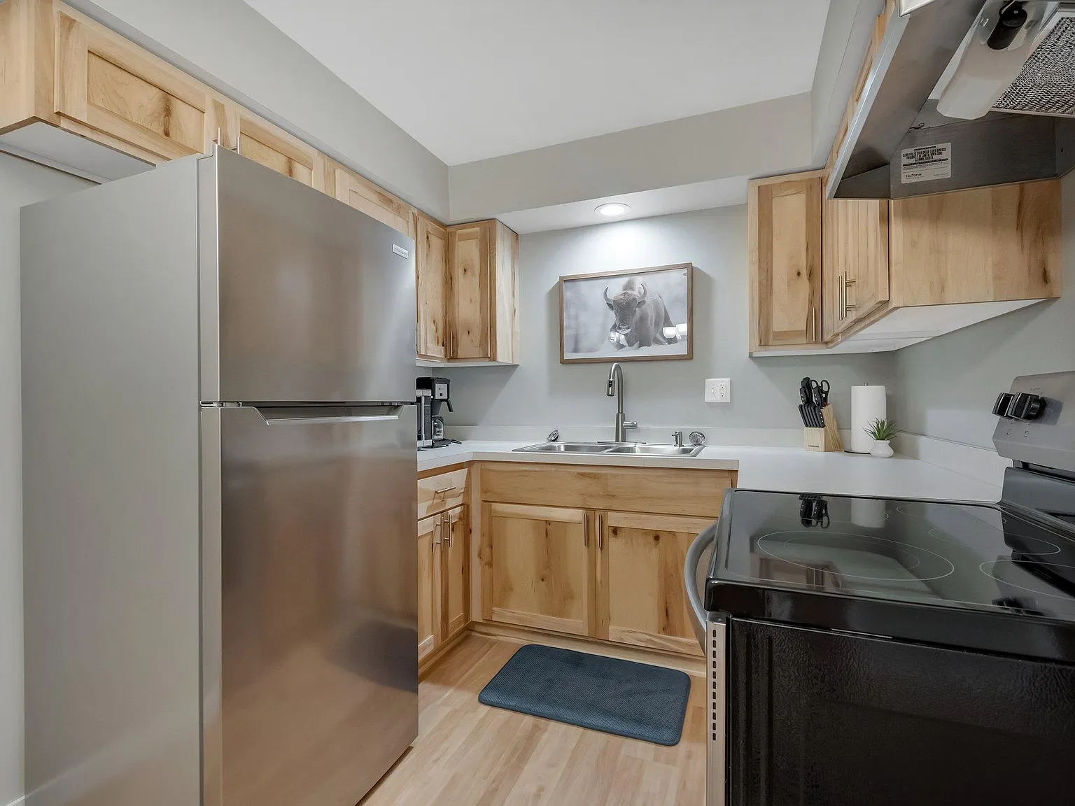 2 bed, 800 sqft, $1,875 — Photo 3