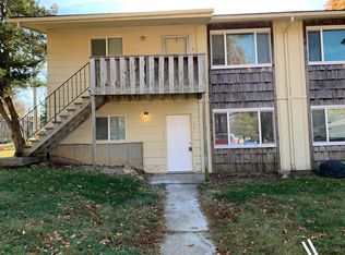 202 Grace St APT C, Tonganoxie, KS 66086