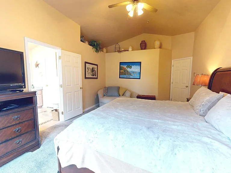 853 W Kestrel Ct — Photo 11