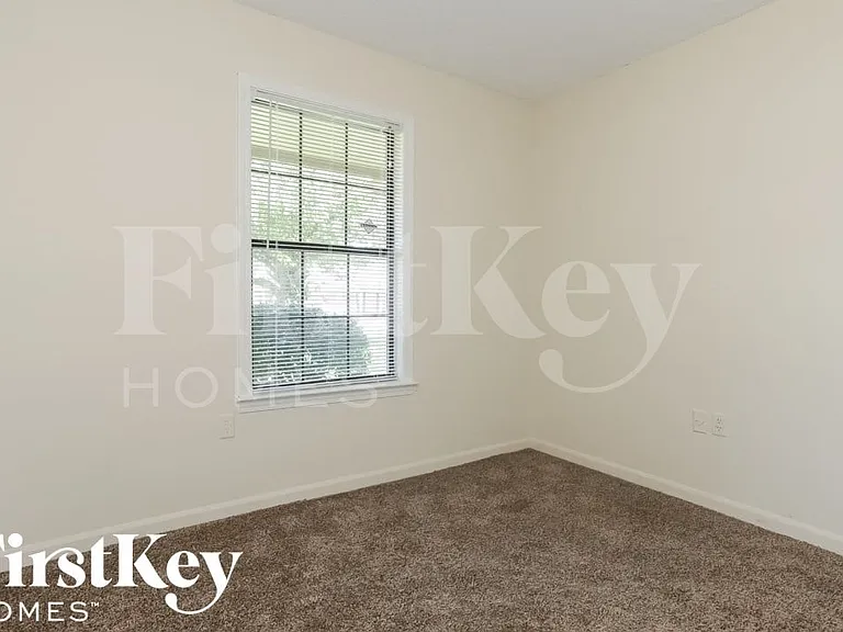 4877 Summitridge Dr — Photo 10