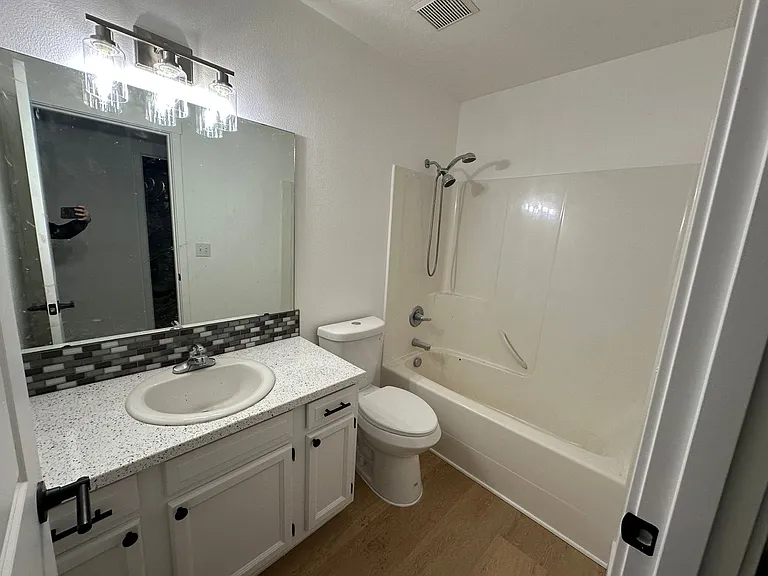 7915 Chehalis Dr — Photo 25