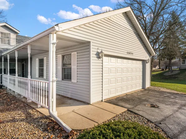 11435 Ventura Dr, Saint John, IN 46373