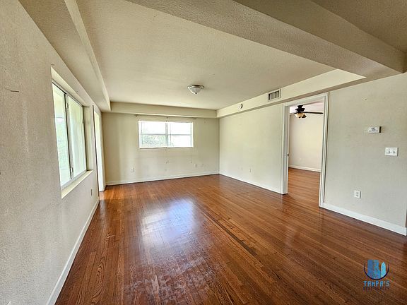 5th image of 1365 Drew St APT 201