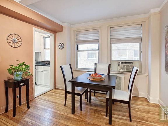 3rd image of 333 E 43rd St APT 209
