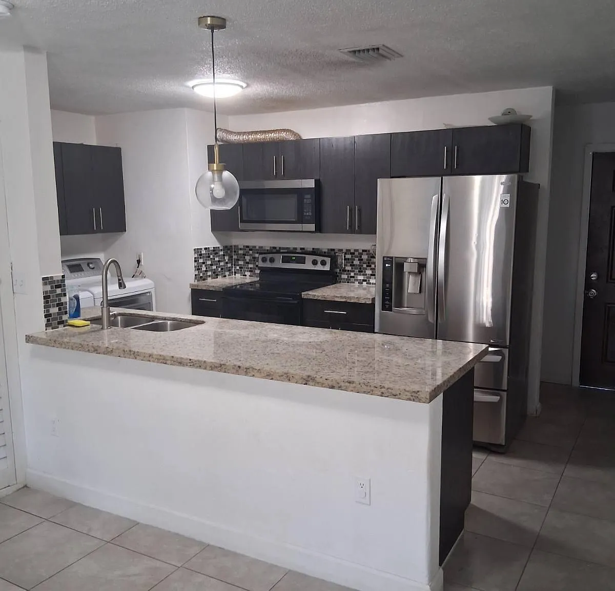 3 bed, 2.0 bath, 1162 sqft, $2,800 — Photo 1