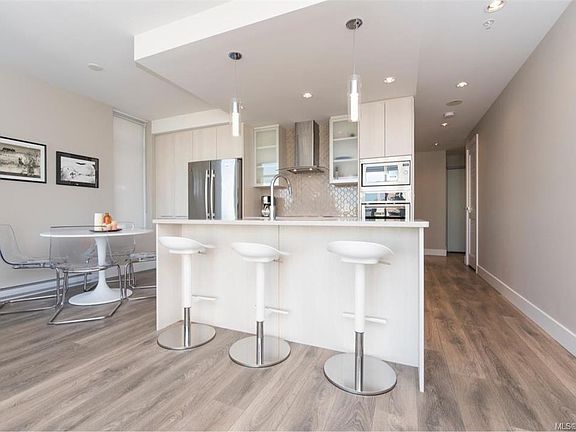 3rd image of 960 Yates St #605