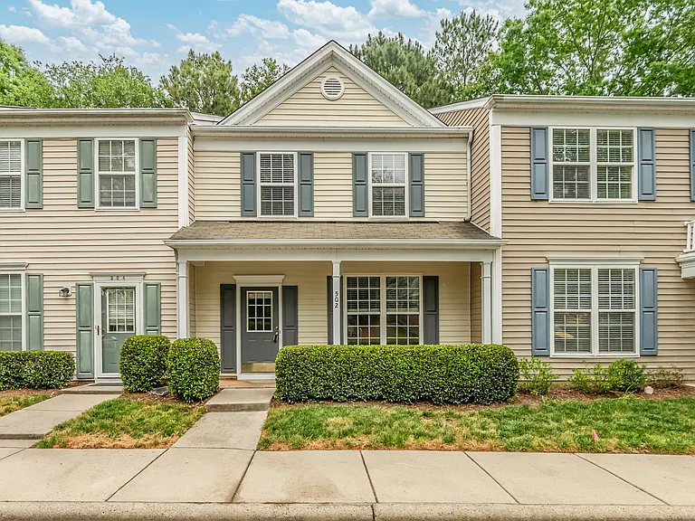 502 Canyon Lake Cir — Photo 39