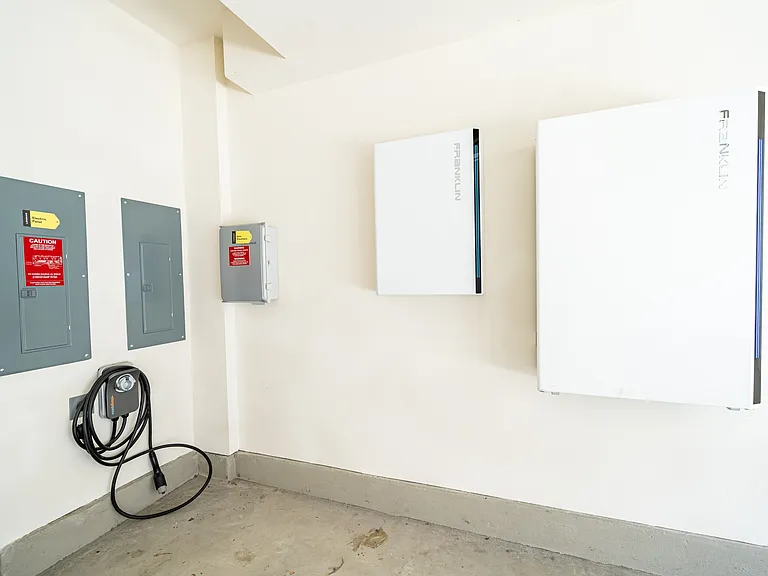 828 Mateo St #4 — Photo 10