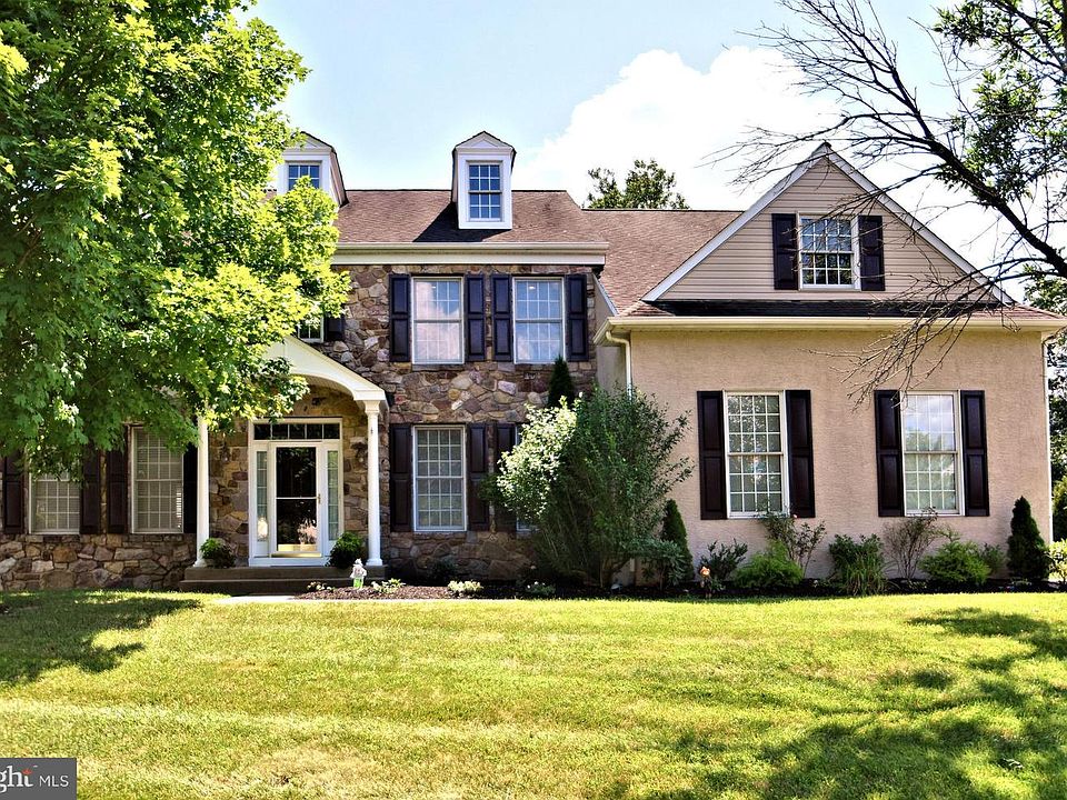 1st image of 620 Woodbrook Dr