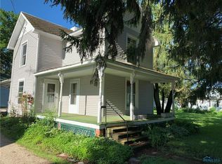 17 Main St, Luckey, OH 43443