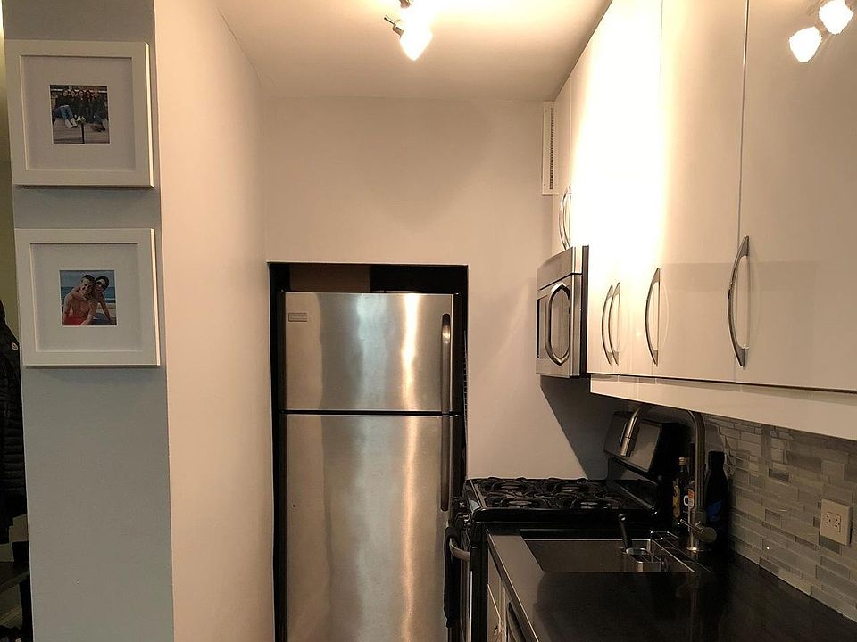 2nd image of 1 E Scott St APT 2008