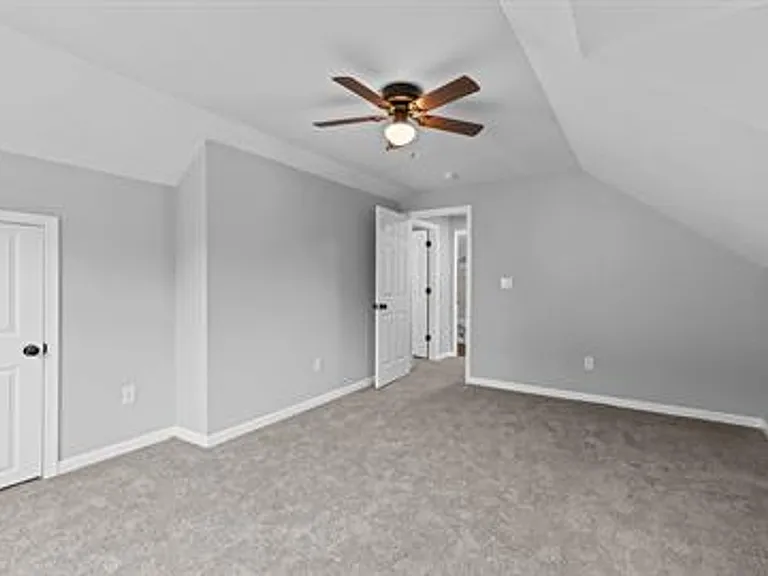 121 Glendale Ave — Photo 8