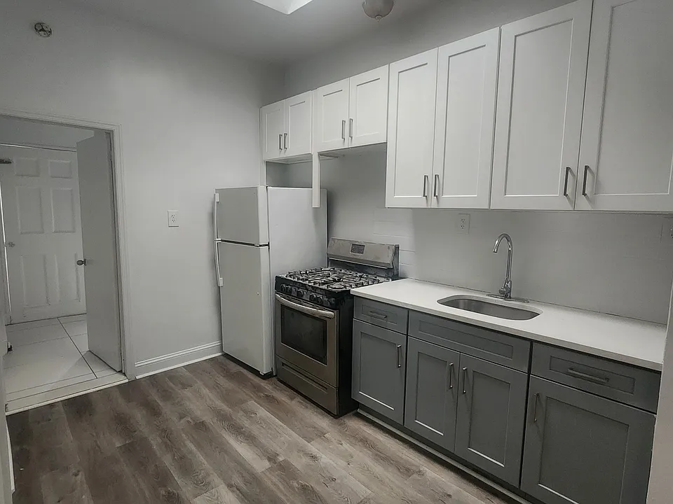 91 Elliott Ave #3