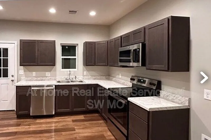 3 bed, 2.0 bath, $1,630 — Photo 2