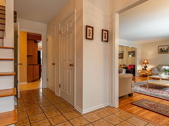 4th image of 2212 Lynnwood Dr