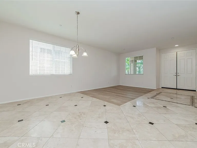 16432 Landmark Dr — Photo 4