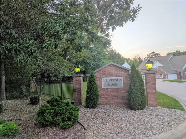 4422-4424 Mount Vernon Pl, Decatur, IL 62521