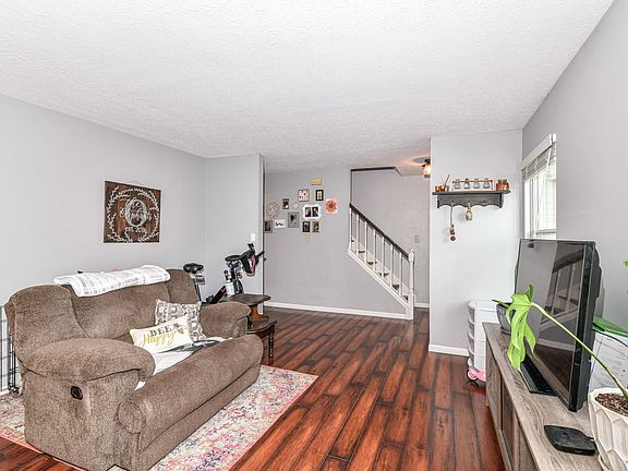 5th image of 9338 Haddington Dr W