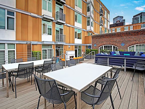 5th image of 241 Yale Ave N #542