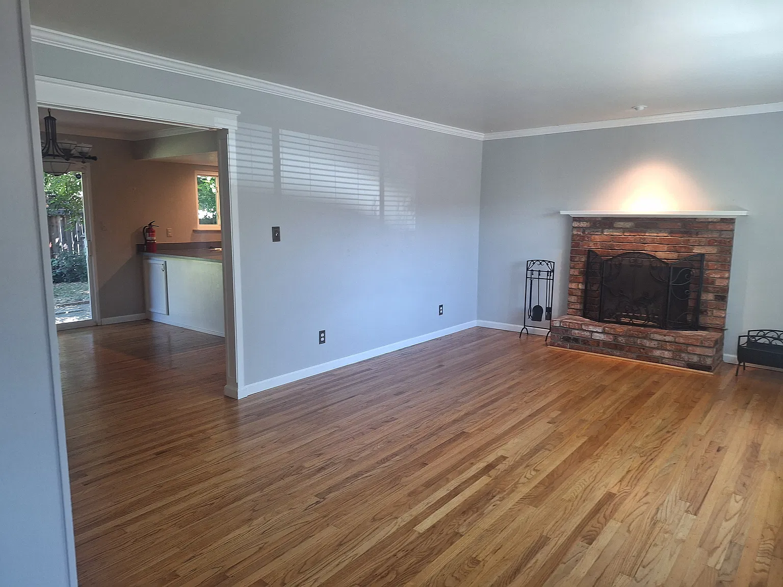 153 Court Way — Photo 2