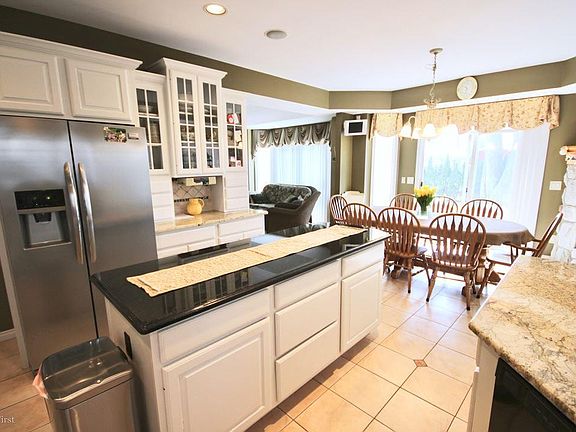 5th image of 16130 Vista Woods Ct