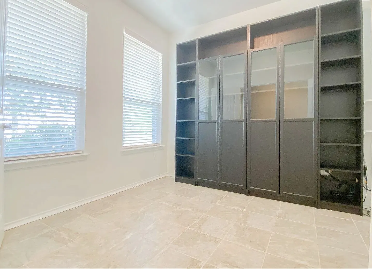4 bed, 2781 sqft, $2,450 — Photo 3