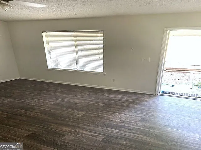 222 Peartree Ln — Photo 7