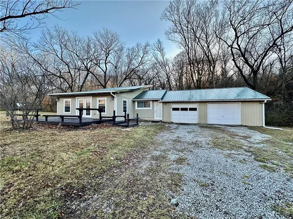 18555 NW Jones Myer Rd, Kansas City, MO 64153